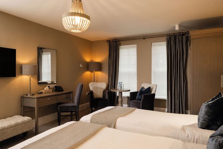 Room 10 of 40