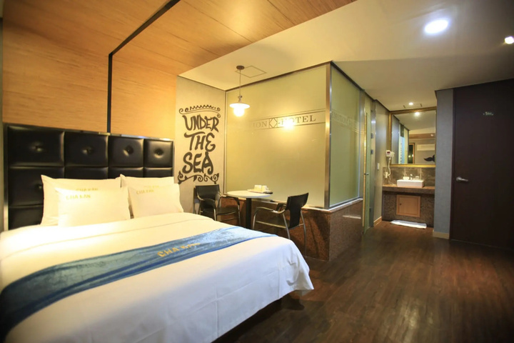 Room 4 of 26