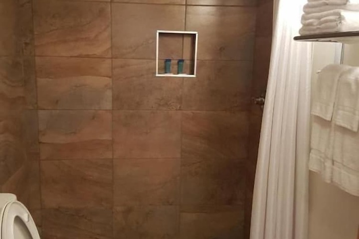 Room 13 of 18