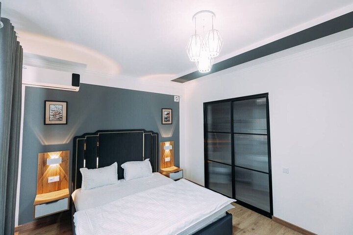 Room 11 of 49