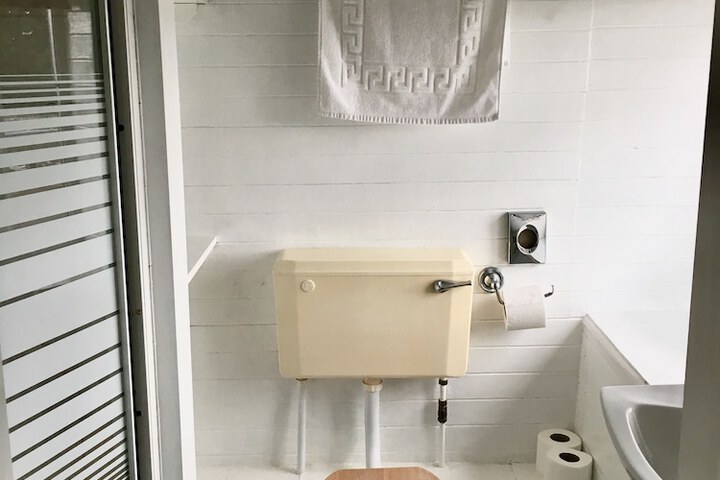 Room 18 of 30