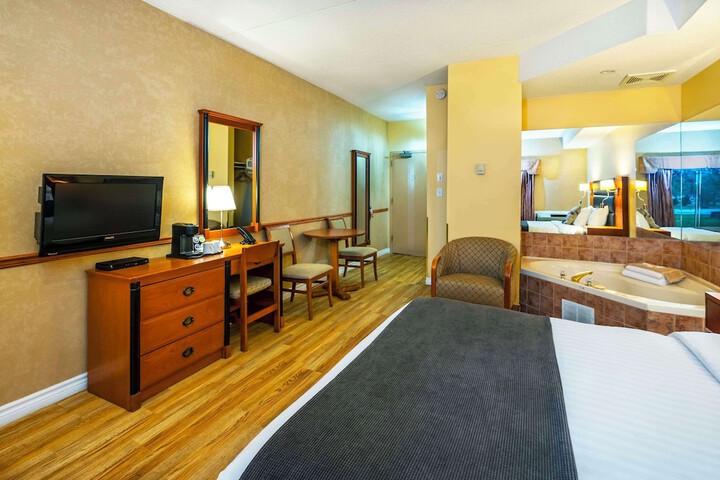 Room 28 of 125