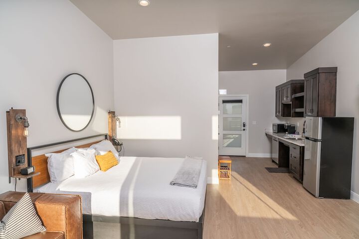 Room 10 of 65