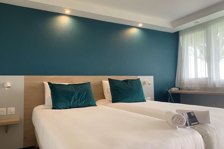Room 15 of 30