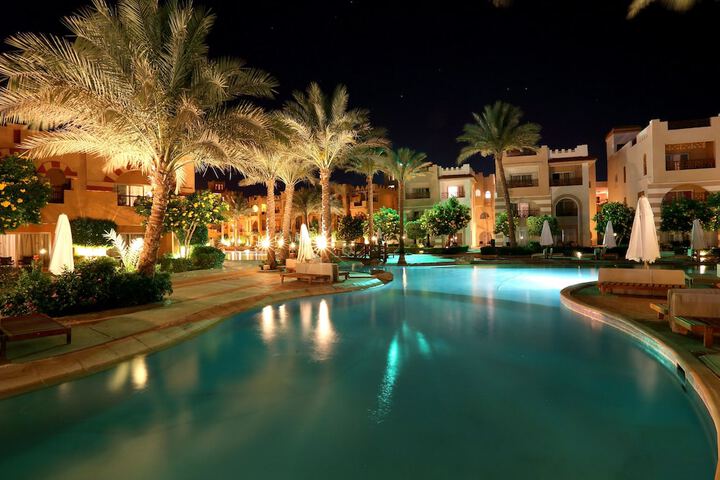 Pool Hotel