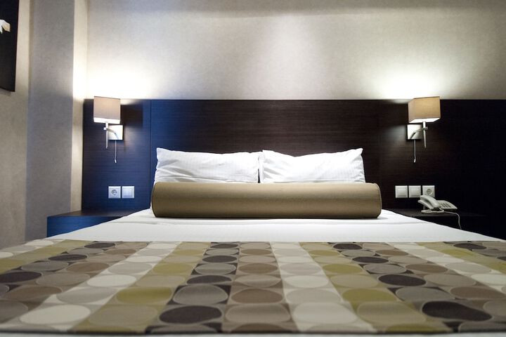 Room 8 of 44