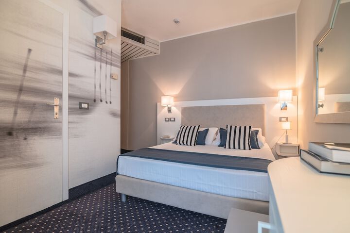 Room 30 of 115