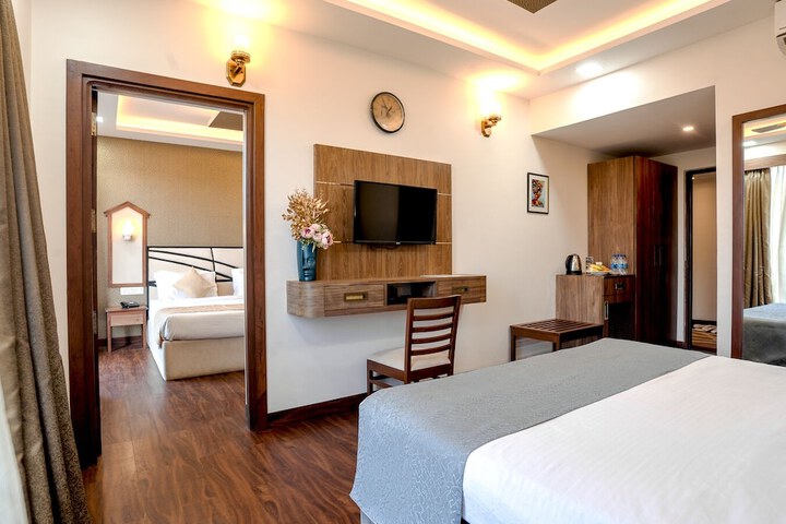 Room 13 of 43