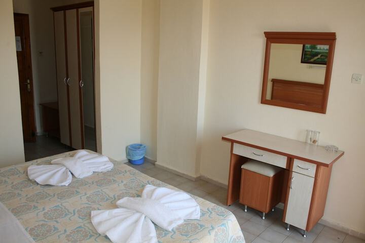 Room 6 of 39