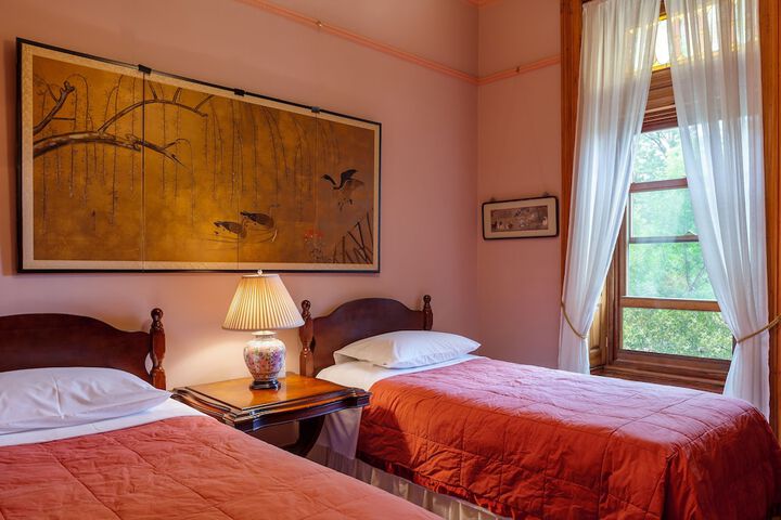Room 19 of 48