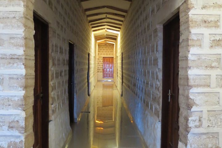 Ballroom/Hall 15 of 19