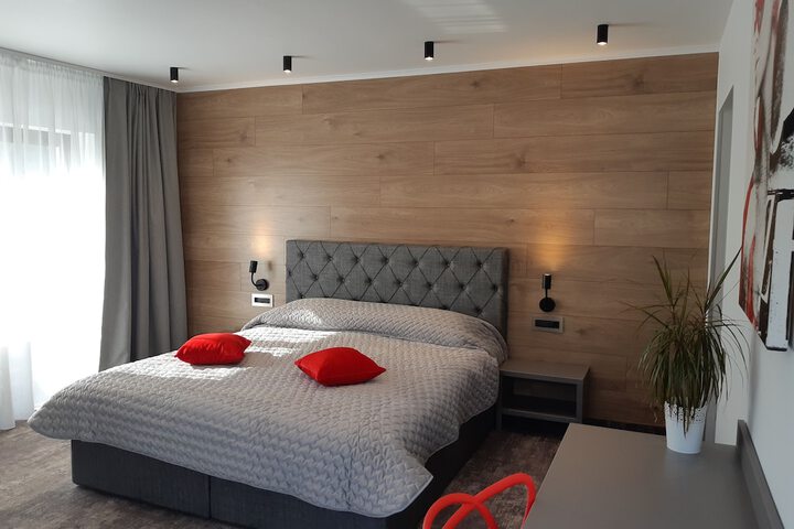Room 22 of 46