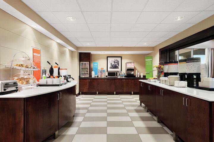 Breakfast area