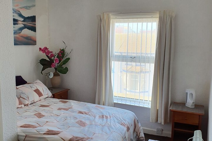 Room 10 of 97