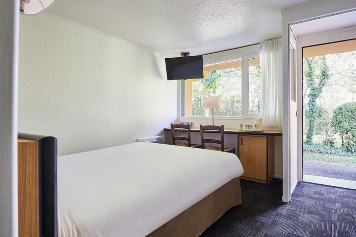 Room 7 of 31
