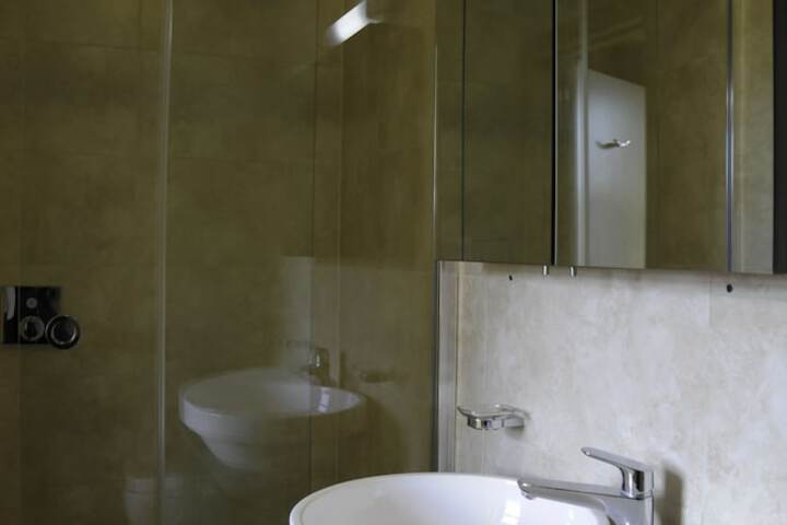 Room 34 of 52