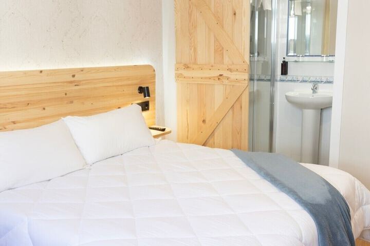 Room 6 of 34