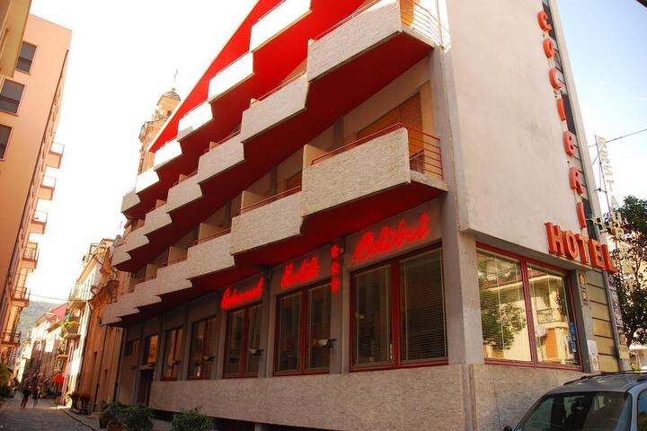 Hotel 41 of 42