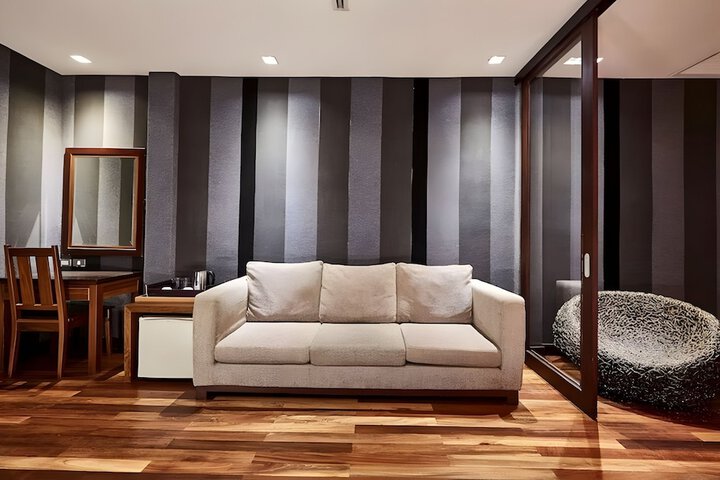 Room 15 of 23