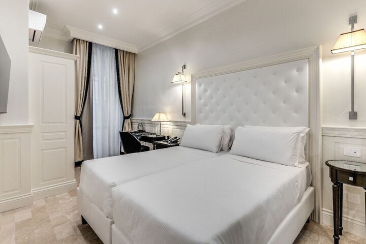Room 4 of 40