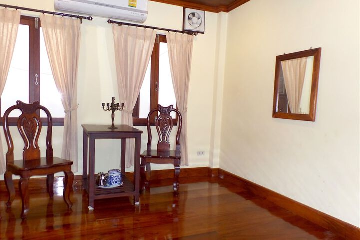 Room 6 of 38