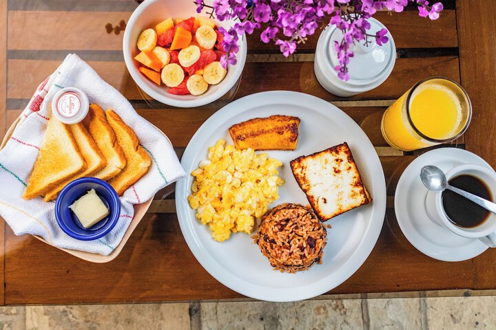 Breakfast/Coffee Service 47 of 52