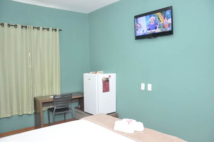 Room 4 of 32