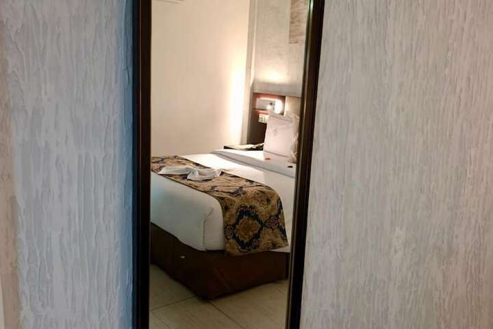 Room 15 of 63