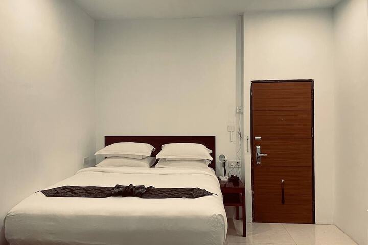 Room 23 of 69