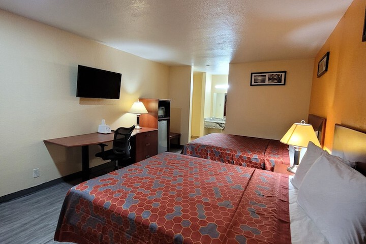Room 6 of 17