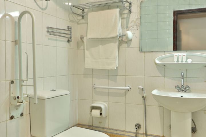 Room 9 of 27