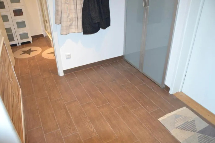 Room 4 of 10