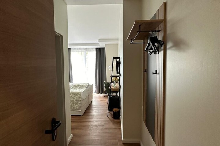 Room 6 of 64
