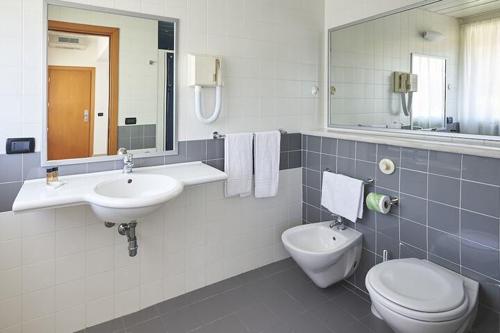 Clean Restrooms