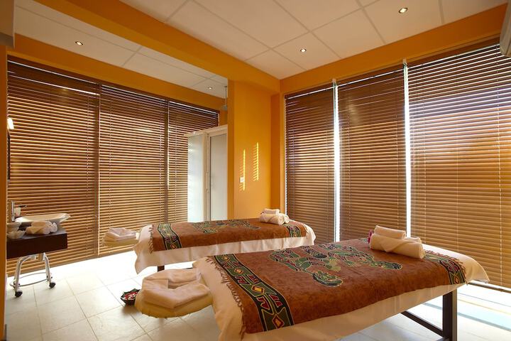 Room 4 of 69