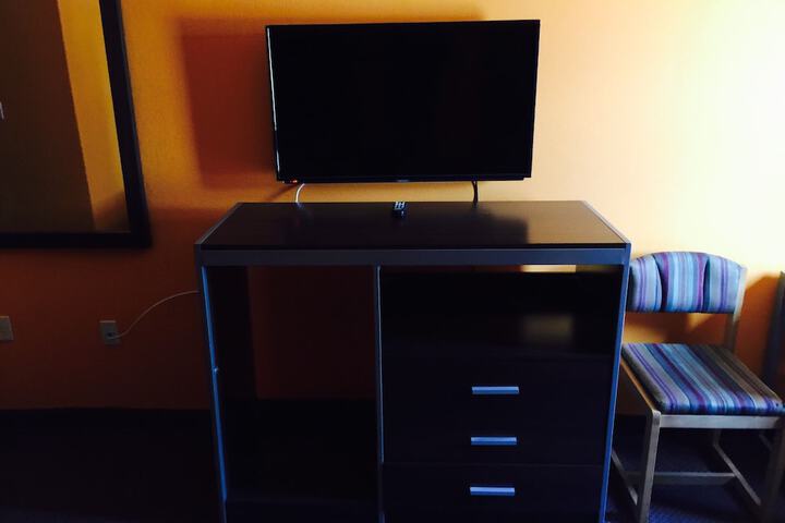 Room 3 of 27