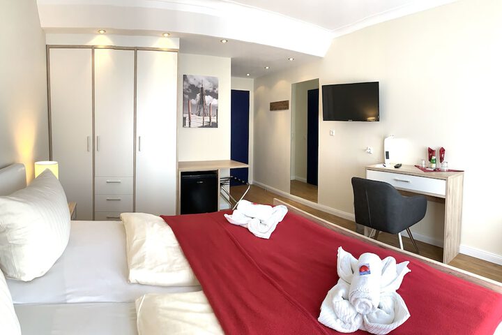 Room 17 of 49