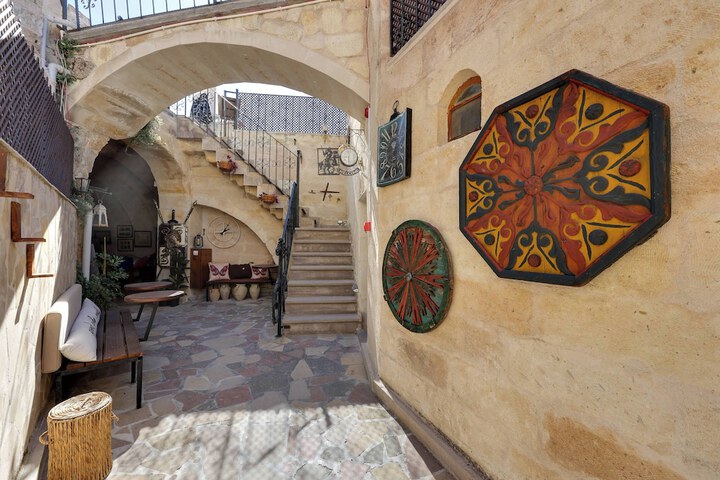 Hotel 4 of 74