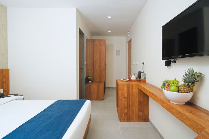 Room 4 of 11