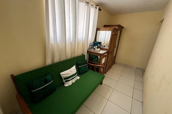 Room 33 of 116