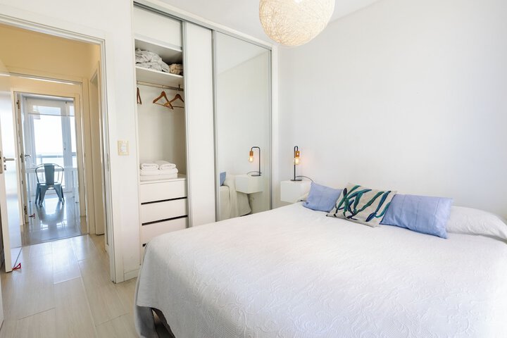 Room 4 of 27