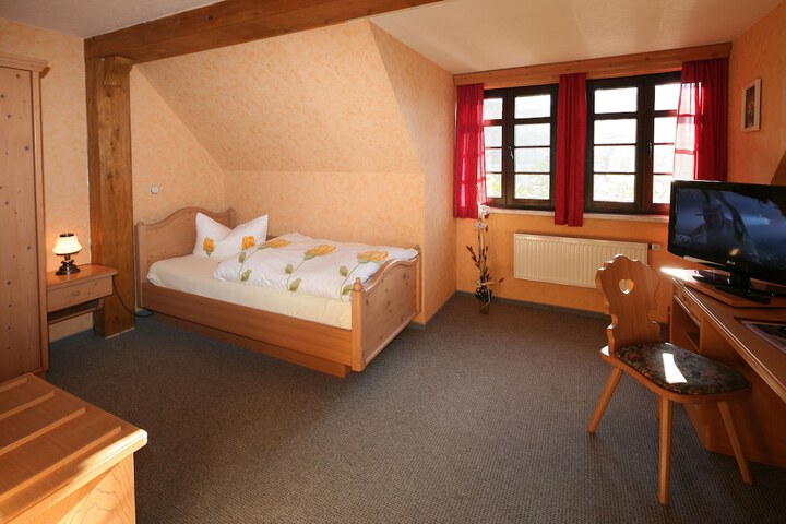 Room 5 of 43