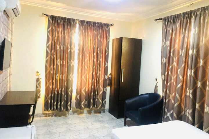 Potters Continental Suites
