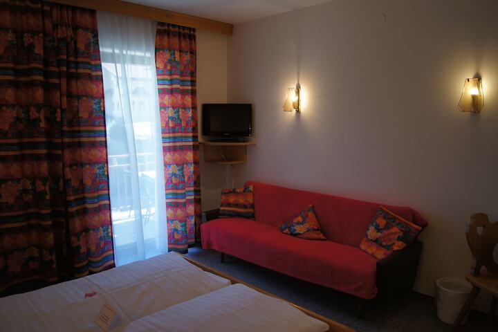 Room 35 of 82