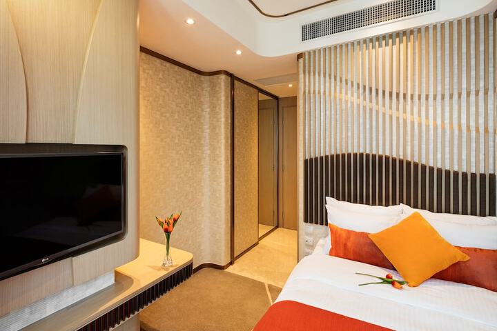 Room 14 of 38