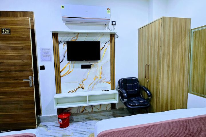 Room 8 of 60