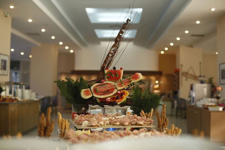 Dining 62 of 82