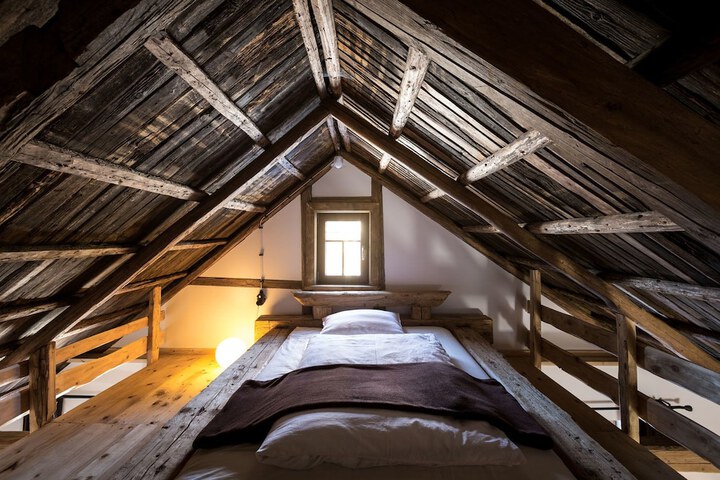 Room 8 of 46