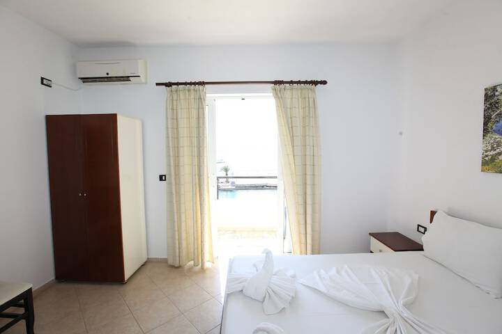 Room 26 of 53