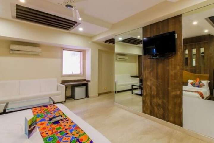 Room 15 of 32